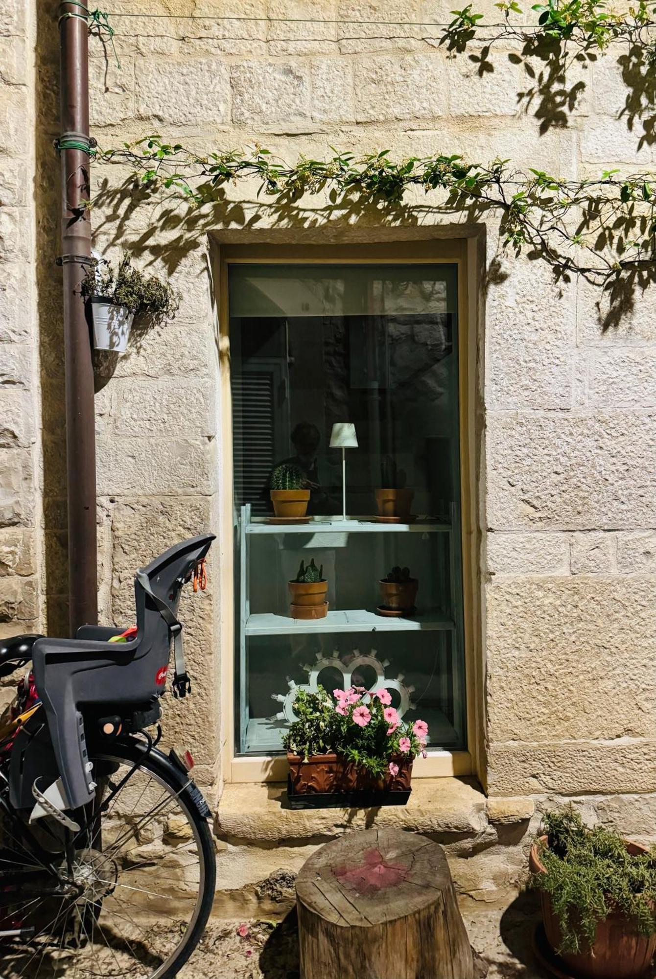 Old Town Moschetti 20 Apartment Corato Bagian luar foto